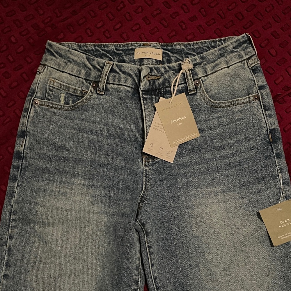 Stylish Women's Straight Leg Jeans in Light Blue - Picture 3 of 4